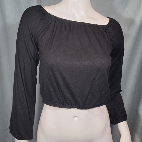 ❤ 🖤 The Hanger Crop Tops, Small, Bundle of 2 - Picture 6 of 11
